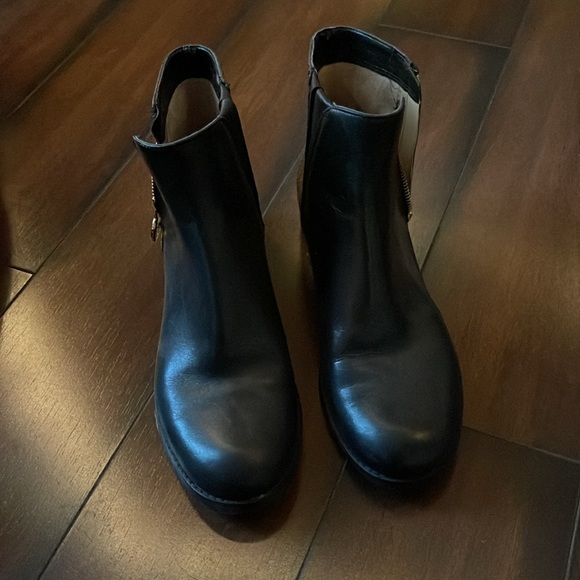 Michael Kors Outlet Britt Signature Logo Boots - Picture 2 of 3